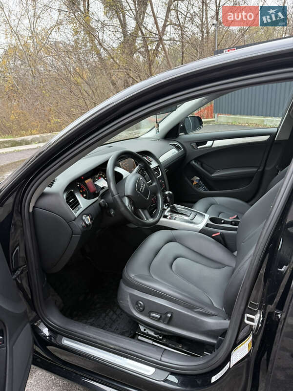 Седан Audi A4 2012 в Киеве