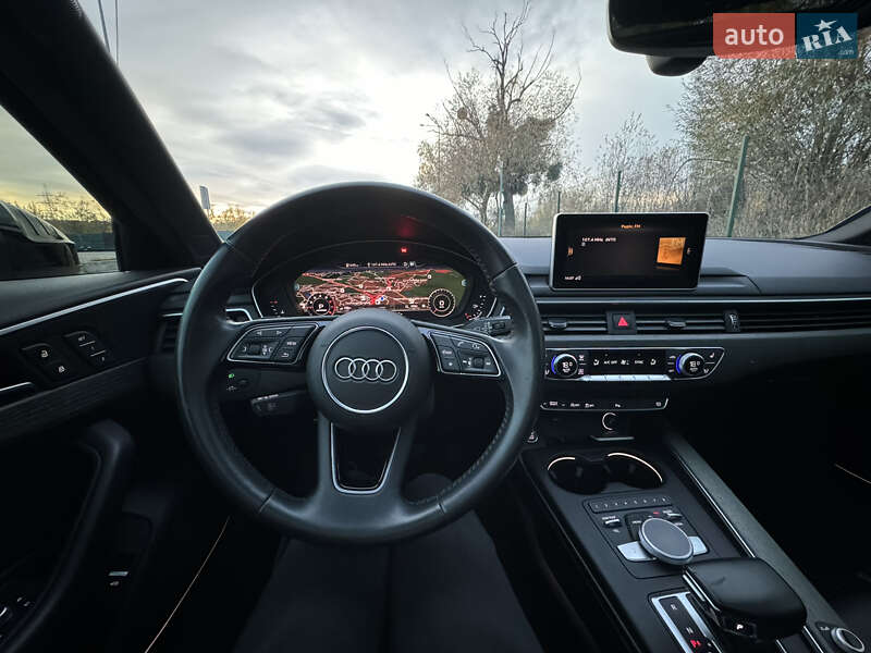 Седан Audi A4 2018 в Киеве