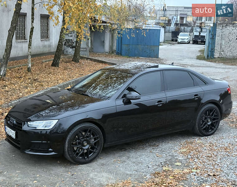 Седан Audi A4 2016 в Дніпрі