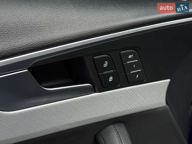 Седан Audi A4 2019 в Львові
