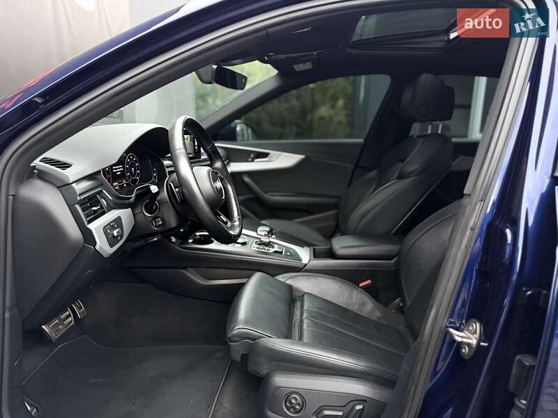 Седан Audi A4 2019 в Львові
