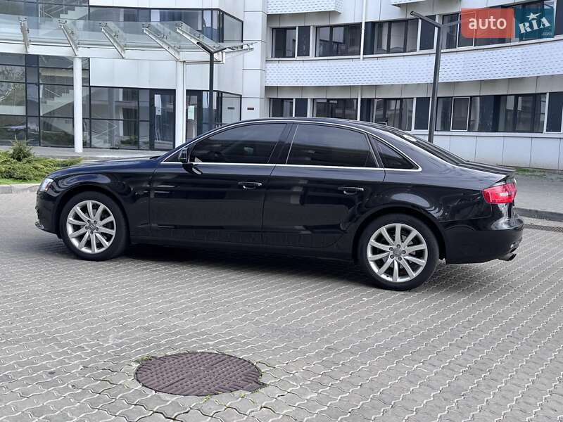 Седан Audi A4 2013 в Одесі