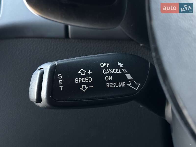 Седан Audi A4 2015 в Львове