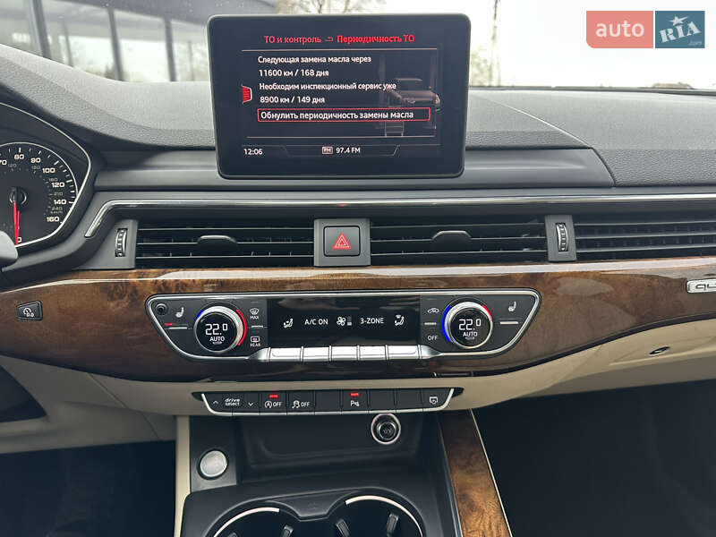 Седан Audi A4 2016 в Львове