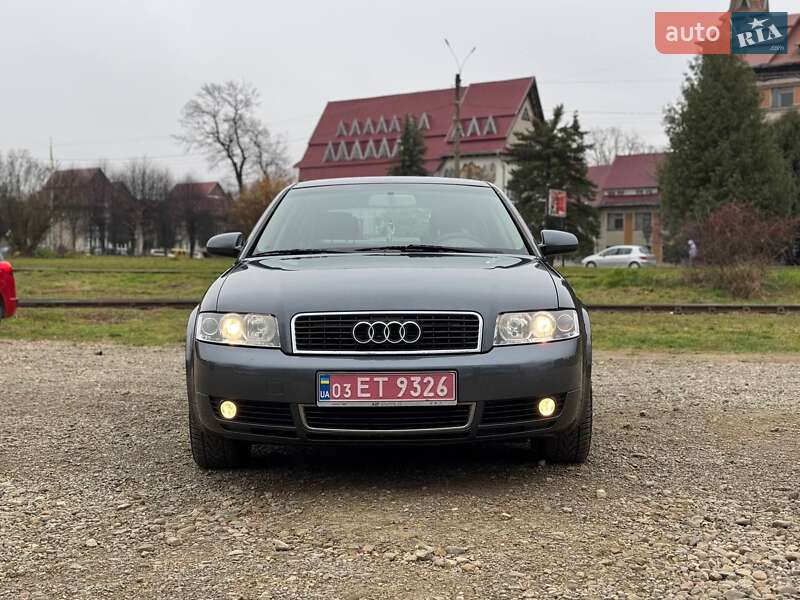 Седан Audi A4 2003 в Долине