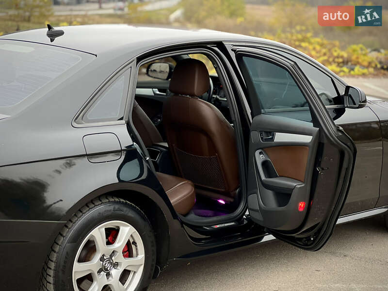 Седан Audi A4 2015 в Києві