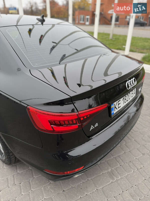 Седан Audi A4 2016 в Днепре