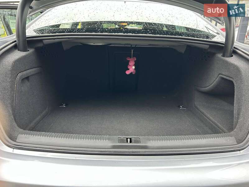 Седан Audi A4 2014 в Кіцмані