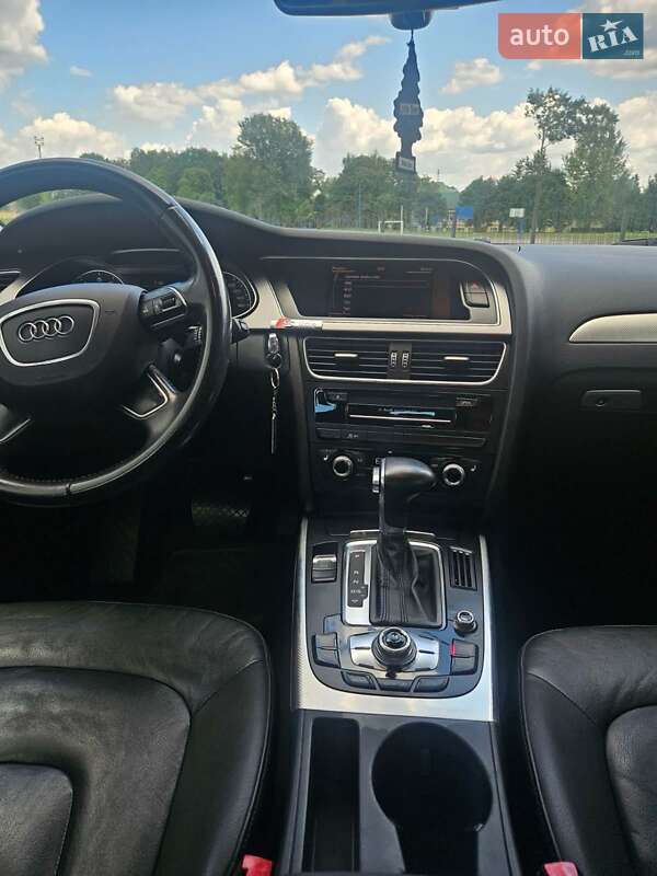 Седан Audi A4 2015 в Острозі