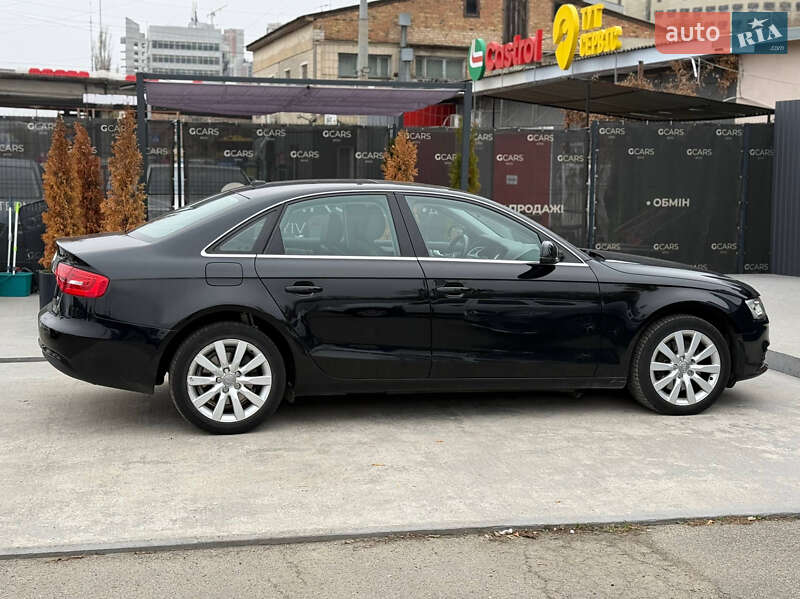 Седан Audi A4 2012 в Киеве