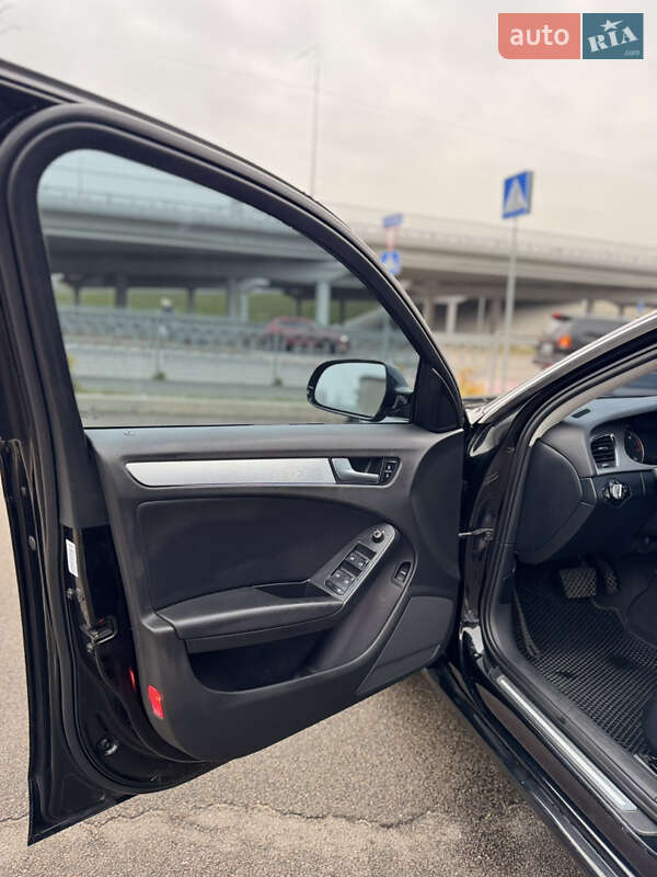 Седан Audi A4 2011 в Києві