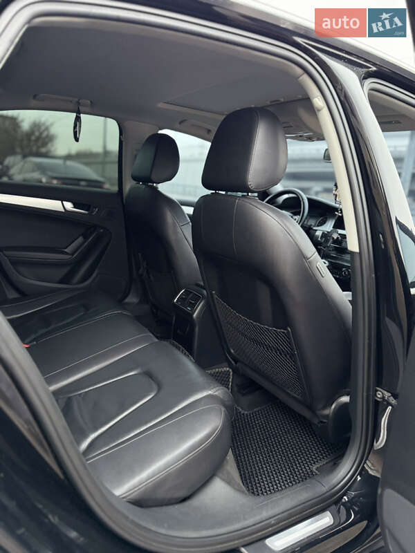 Седан Audi A4 2011 в Києві
