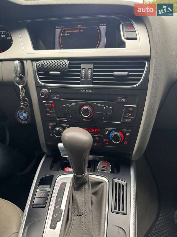 Седан Audi A4 2010 в Львове
