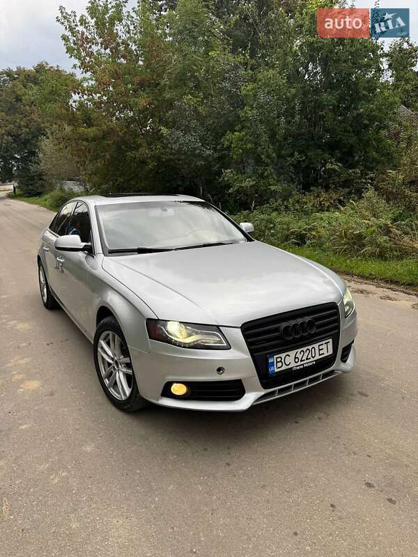 Седан Audi A4 2010 в Львове