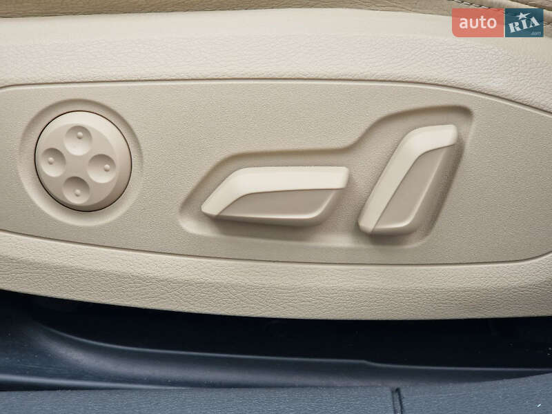 Седан Audi A4 2017 в Дніпрі