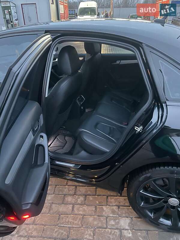 Седан Audi A4 2012 в Киеве