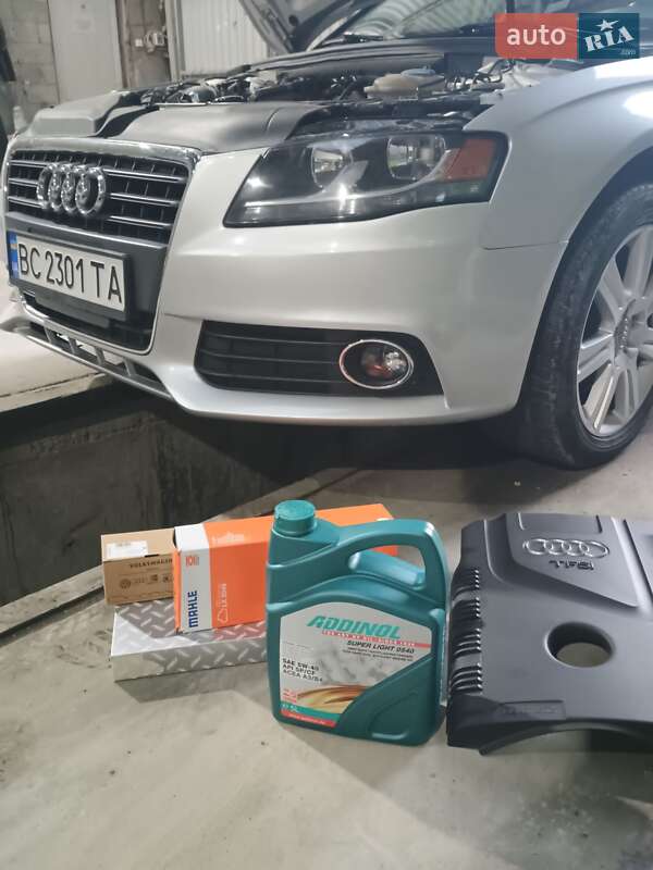 Седан Audi A4 2010 в Львове