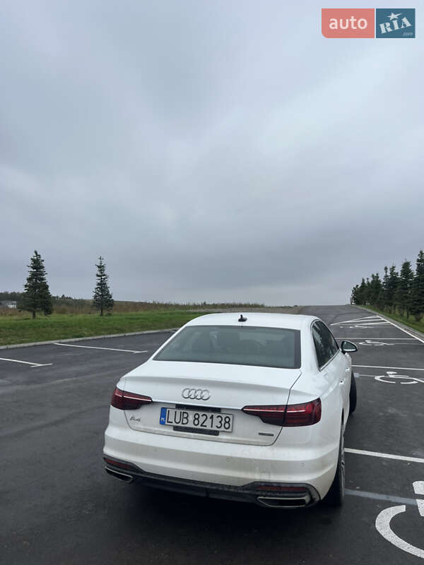 Седан Audi A4 2021 в Івано-Франківську