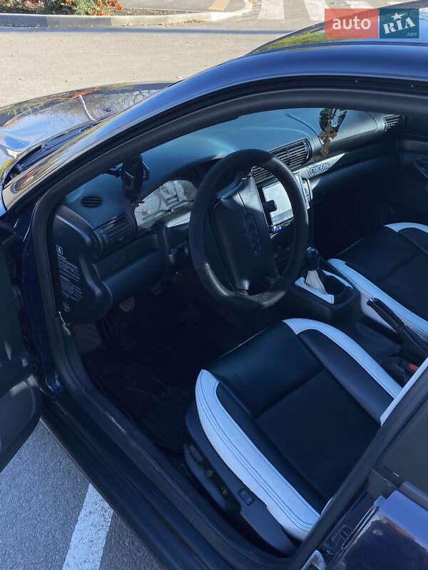 Седан Audi A4 1996 в Буче