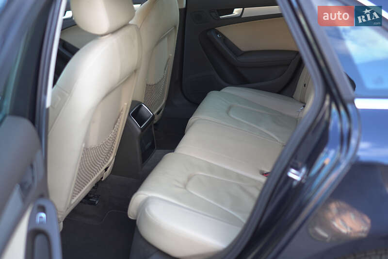 Седан Audi A4 2014 в Киеве