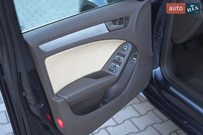 Седан Audi A4 2014 в Киеве