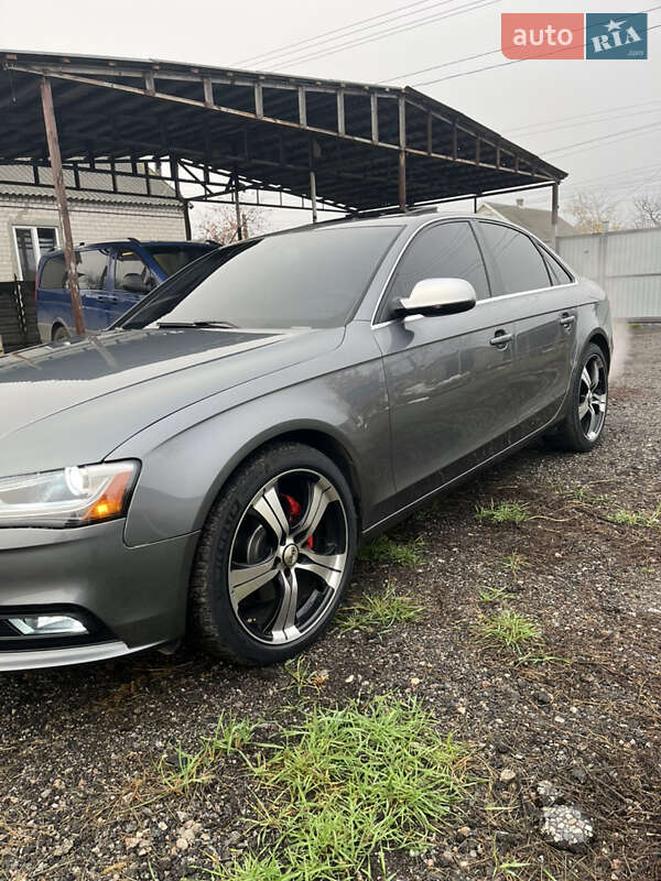 Седан Audi A4 2012 в Новомосковську