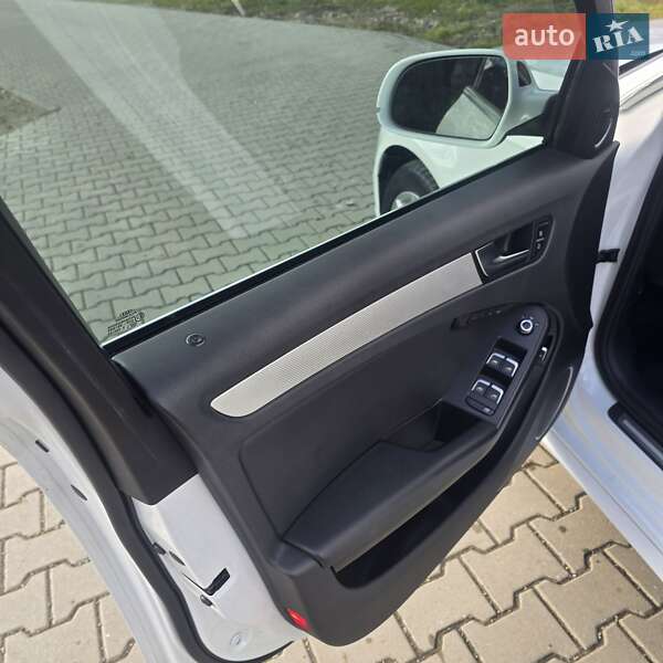 Седан Audi A4 2015 в Кутах