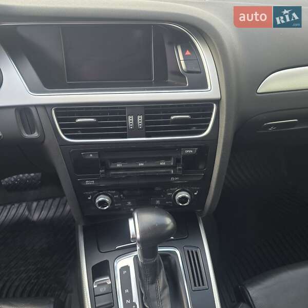 Седан Audi A4 2015 в Кутах