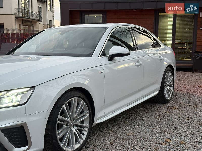 Седан Audi A4 2018 в Стрию