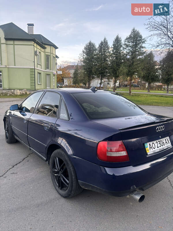 Седан Audi A4 2000 в Ивано-Франковске