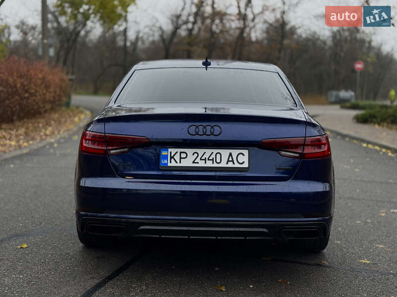 Седан Audi A4 2019 в Запорожье
