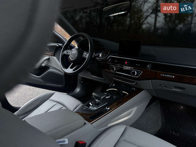 Седан Audi A4 2019 в Запорожье