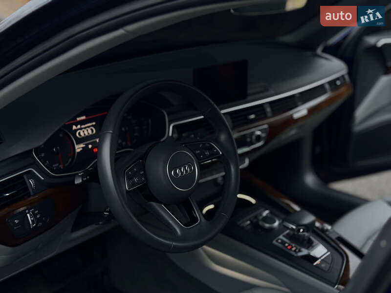 Седан Audi A4 2019 в Запорожье
