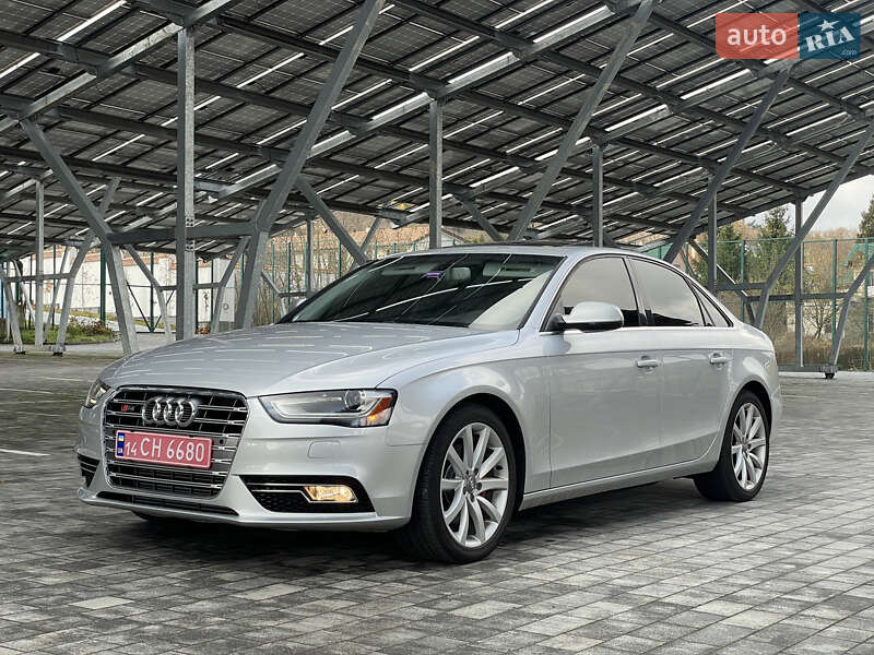 Седан Audi A4 2013 в Львове