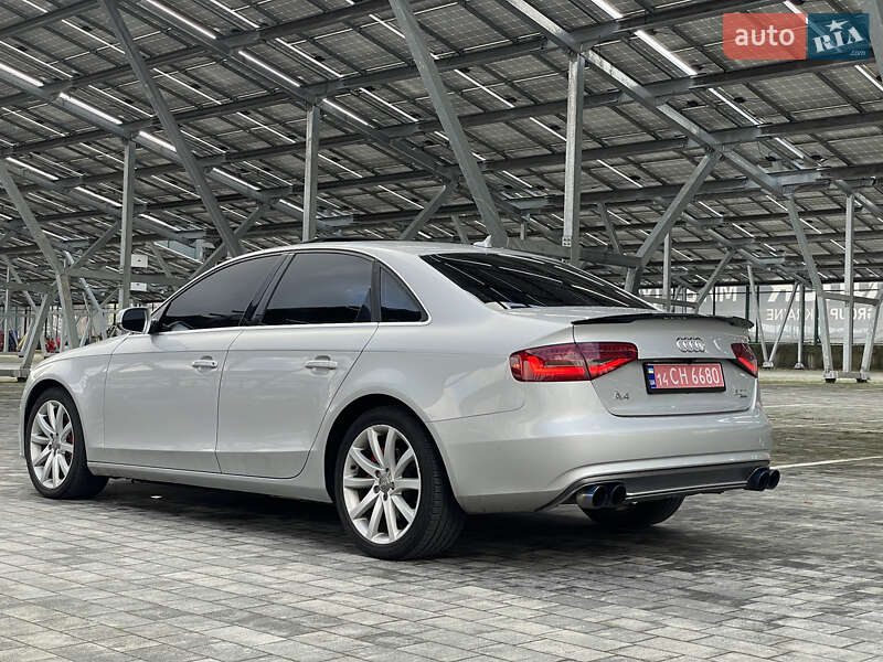 Седан Audi A4 2013 в Львове