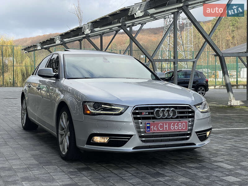 Седан Audi A4 2013 в Львове