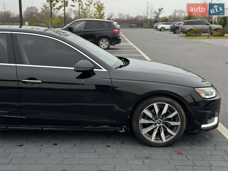 Седан Audi A4 2021 в Ужгороді