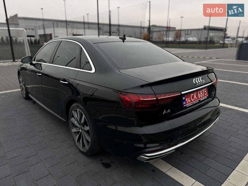 Седан Audi A4 2021 в Ужгороді