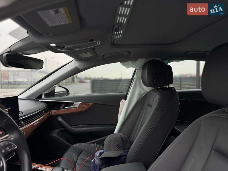Седан Audi A4 2021 в Ужгороді