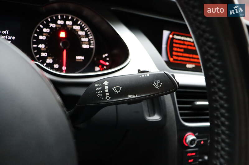 Седан Audi A4 2015 в Львові