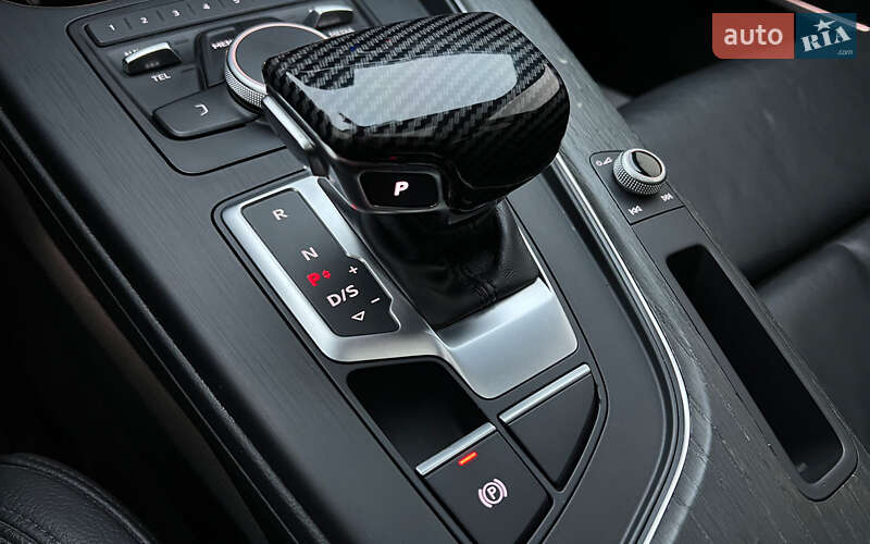 Седан Audi A4 2018 в Львові