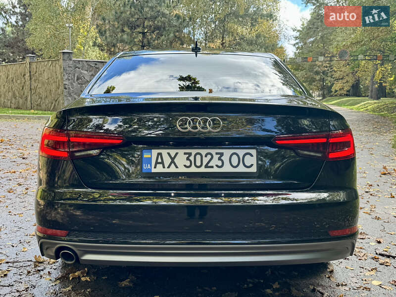 Седан Audi A4 2017 в Киеве