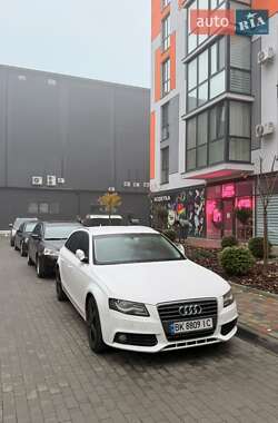 Универсал Audi A4 2010 в Вараше