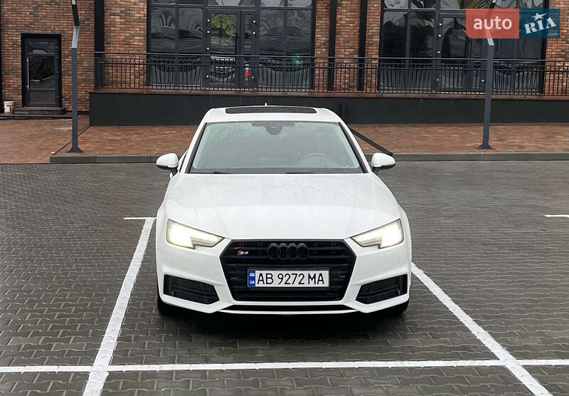Седан Audi A4 2016 в Виннице