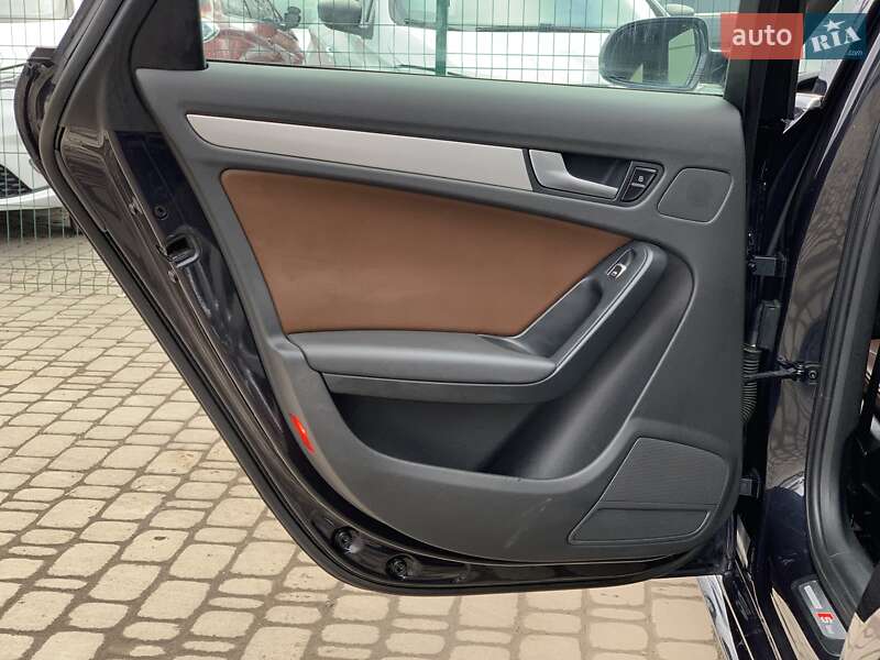 Седан Audi A4 2014 в Бердичеві