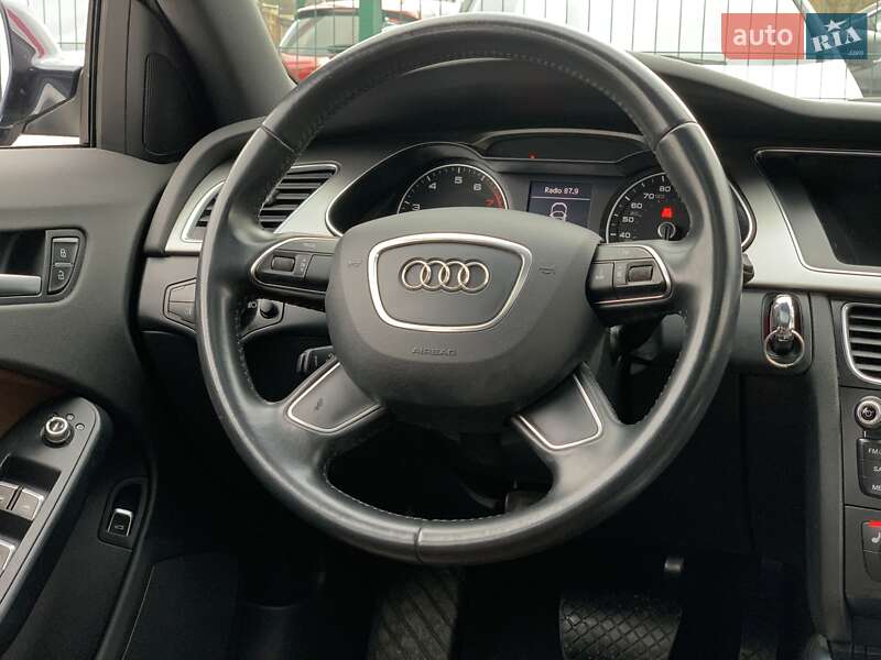 Седан Audi A4 2014 в Бердичеві