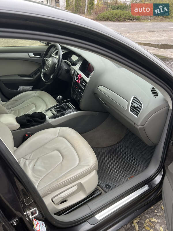 Седан Audi A4 2009 в Гадячі