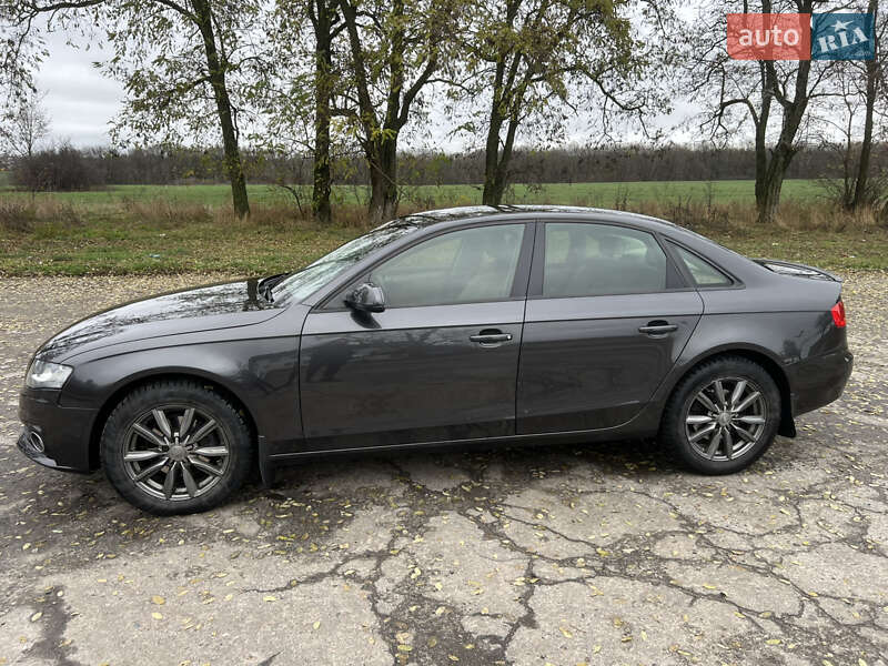 Седан Audi A4 2009 в Гадячі