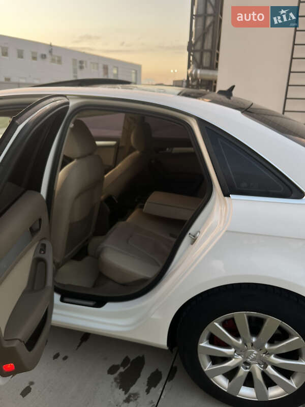 Седан Audi A4 2009 в Луцке