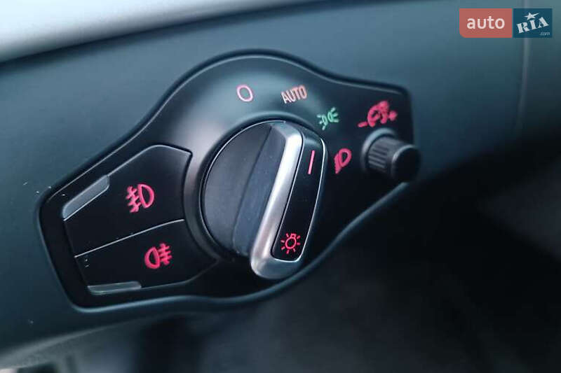 Седан Audi A4 2015 в Киеве фото 6 Седан Audi A4 2015 в Киеве